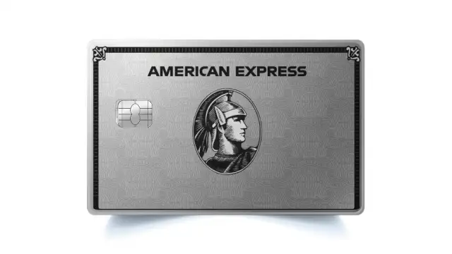 American Express Credit Card dourado